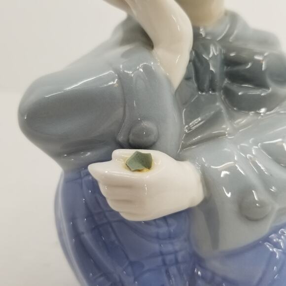 Porcelana de Cuernavaca Blue Porcelain Clown Statue Signed Mexican Pottery - Picture 3 of 7